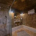 Belenus Cave House *
