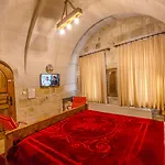 Belenus Cave House Hotel *