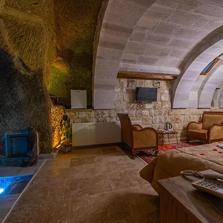 Belenus Cave House *