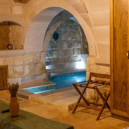 Belenus Cave House *