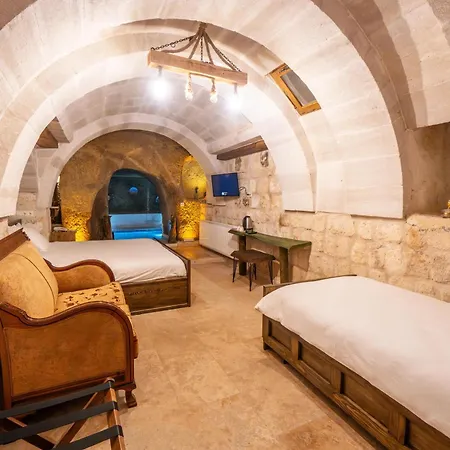 Belenus Cave House *