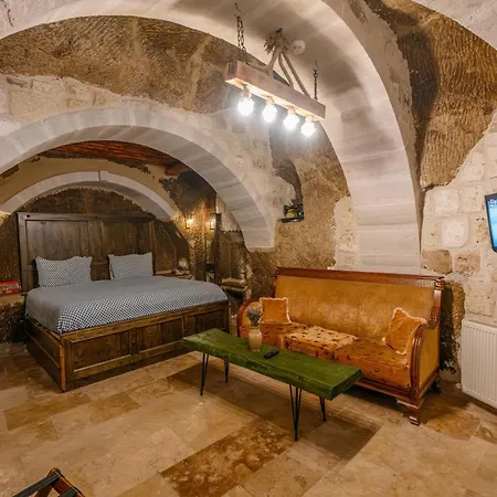 Belenus Cave House * 어굽