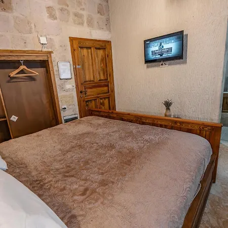 Belenus Cave House Hotel *