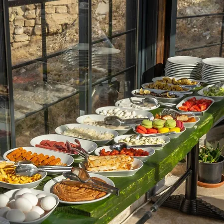 Belenus Cave House *