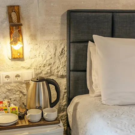 Belenus Cave House *