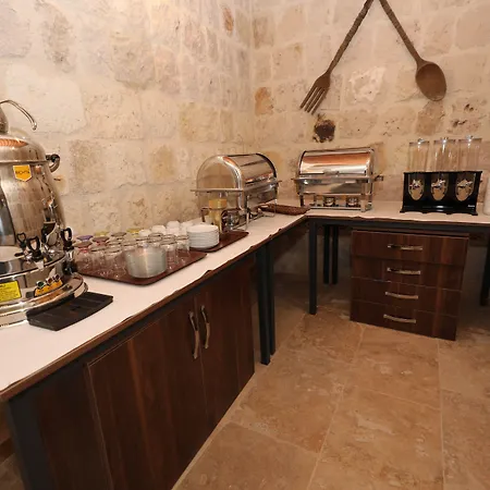 Belenus Cave House * 어굽