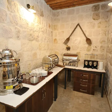 Belenus Cave House *