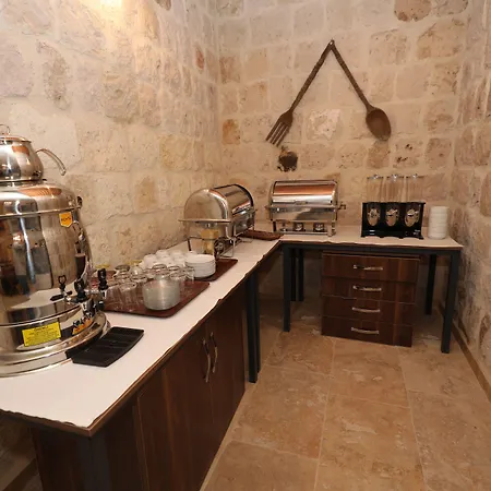 Belenus Cave House * 어굽