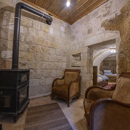 Belenus Cave House *