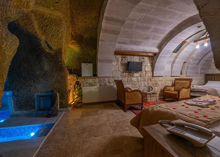 Belenus Cave House *