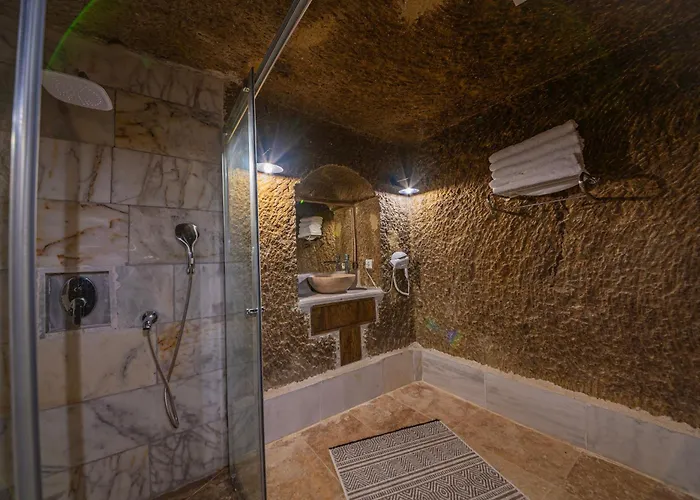 Belenus Cave House *