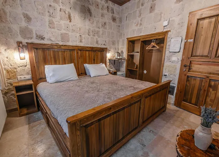 Belenus Cave House *