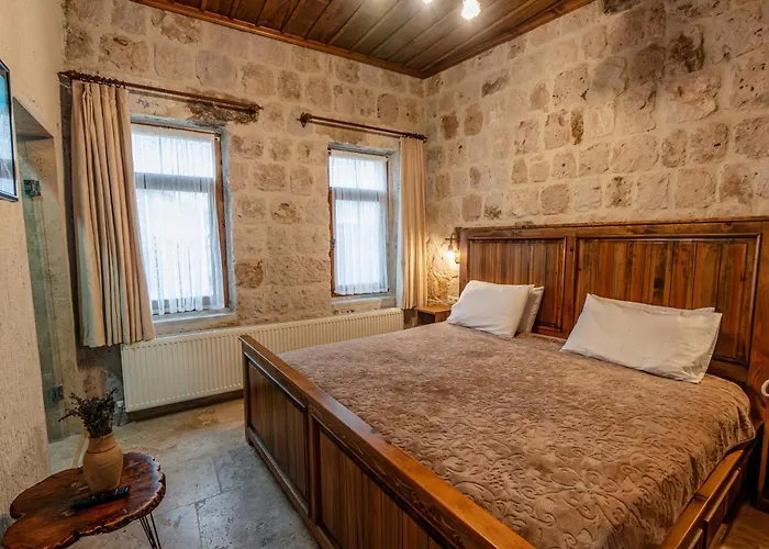 Belenus Cave House *