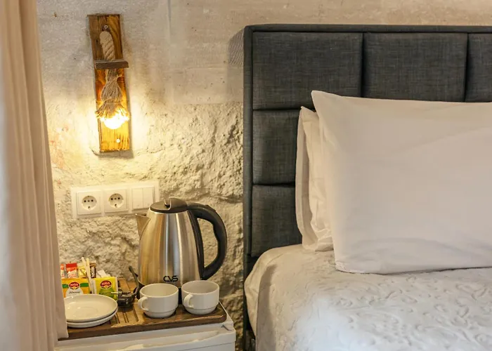 Belenus Cave House *