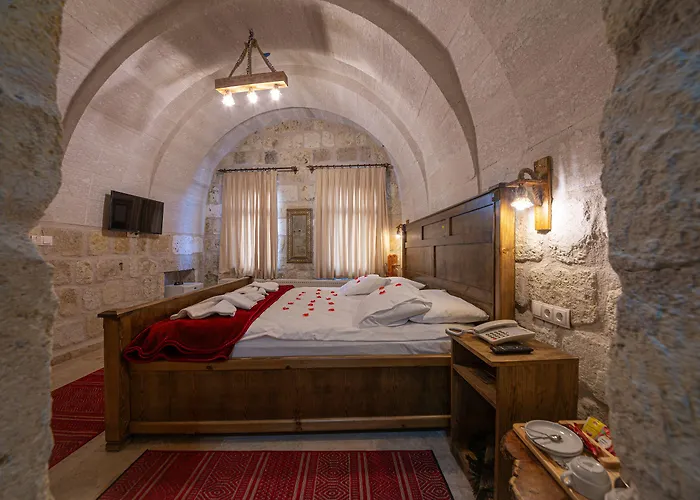 Belenus Cave House *